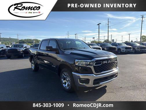 Diamond Black Crystal Pearlcoat 2026 RAM 1500 Big Horn/Lone Star