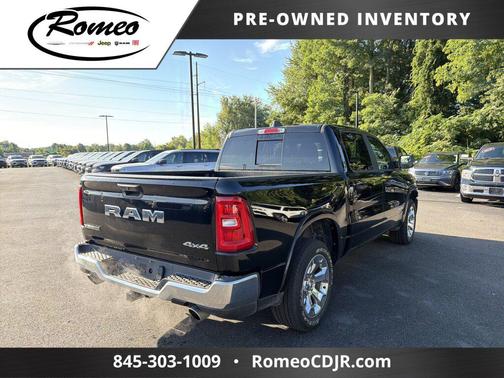 Diamond Black Crystal Pearlcoat 2026 RAM 1500 Big Horn/Lone Star