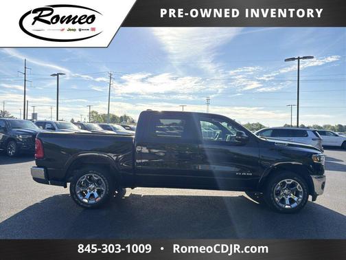 Diamond Black Crystal Pearlcoat 2026 RAM 1500 Big Horn/Lone Star