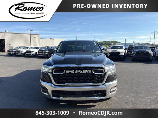 Diamond Black Crystal Pearlcoat 2026 RAM 1500 Big Horn/Lone Star