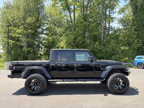 Black Clearcoat 2021 Jeep Gladiator Willys 4x4