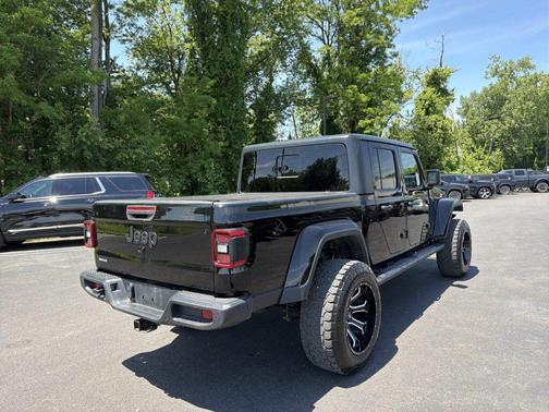 Black Clearcoat 2021 Jeep Gladiator Willys 4x4