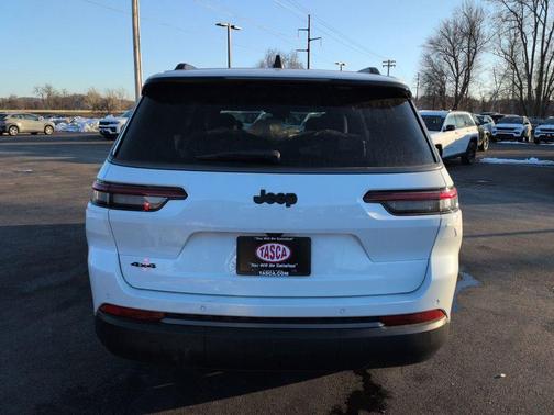 Bright White Clearcoat 2026 Jeep Grand Cherokee L Altitude