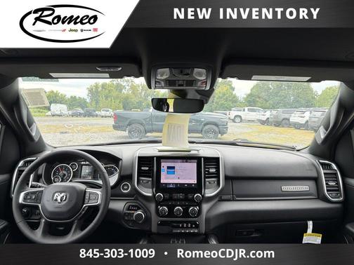 Granite Crystal Metallic Clearcoat 2026 RAM 1500 Big Horn/Lone Star
