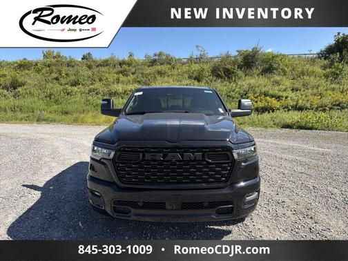 Diamond Black Crystal Pearlcoat 2027 RAM 1500 Big Horn/Lone Star