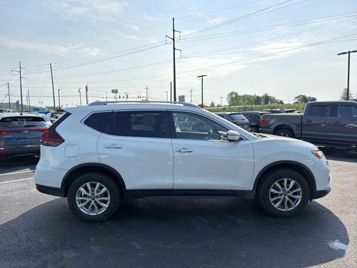 Glacier White 2018 Nissan Rogue SV