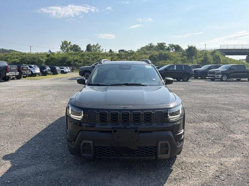 Diamond Black Crystal Pearlcoat 2026 Jeep Cherokee Limited