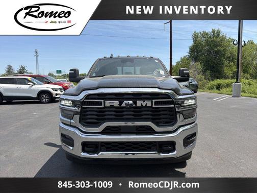 Diamond Black Crystal Pearlcoat 2026 RAM 3500 Tradesman Crew Cab 4x2 8' Box