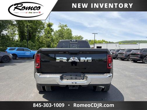 Diamond Black Crystal Pearlcoat 2026 RAM 3500 Tradesman Crew Cab 4x2 8' Box