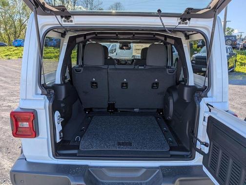 Bright White Clearcoat 2026 Jeep Wrangler 85th Anniversary