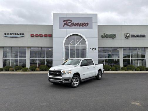 Bright White Clearcoat 2022 RAM 1500 Big Horn/Lone Star