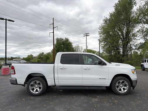 Bright White Clearcoat 2022 RAM 1500 Big Horn/Lone Star