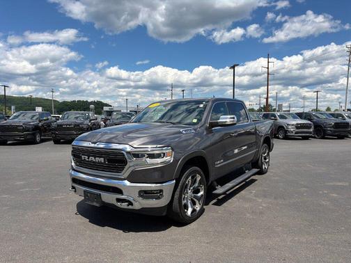 Granite Crystal Metallic Clearcoat 2019 RAM 1500 Limited