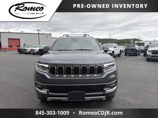Baltic Gray Metallic Clearcoat 2023 Jeep Wagoneer Series II 4x4