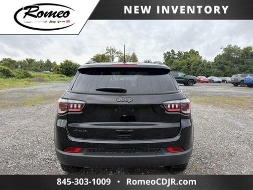 Diamond Black Crystal Pearlcoat 2026 Jeep Compass Limited