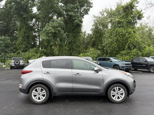 Mineral Silver 2017 Kia Sportage LX
