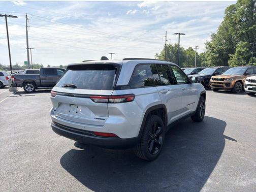 Silver Zynith 2023 Jeep Grand Cherokee Limited