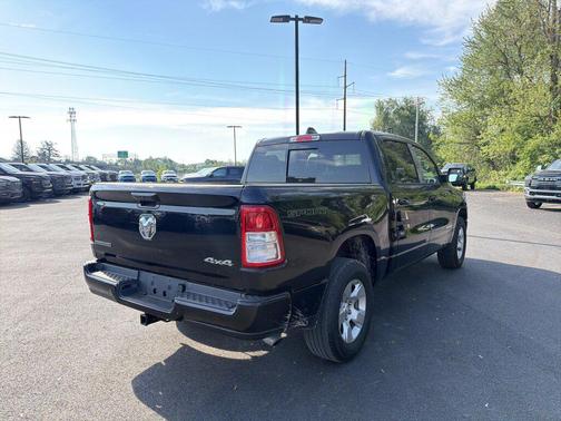 Diamond Black Crystal Pearlcoat 2023 RAM 1500 Big Horn/Lone Star