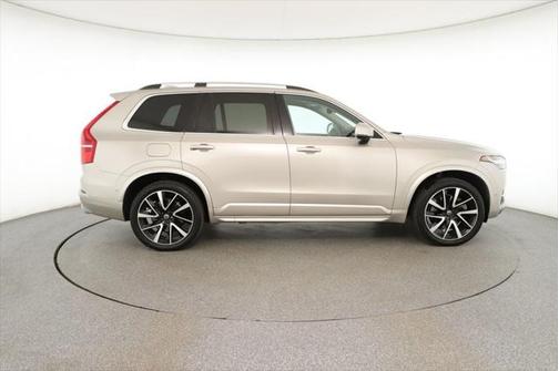 2018 Volvo XC90 Hybrid T8 Momentum