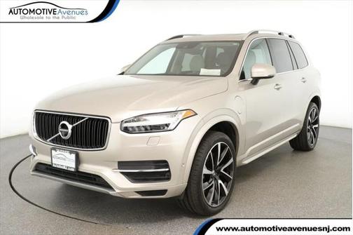 2018 Volvo XC90 Hybrid T8 Momentum