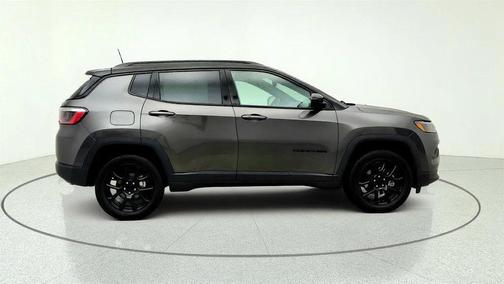 Granite Crystal Metallic Clearcoat 2022 Jeep Compass Latitude