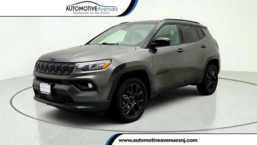 Granite Crystal Metallic Clearcoat 2022 Jeep Compass Latitude