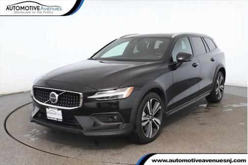2023 Volvo V60 Cross Country Polestar