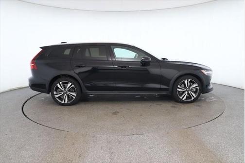2023 Volvo V60 Cross Country Polestar