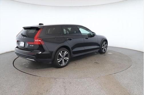 2023 Volvo V60 Cross Country Polestar