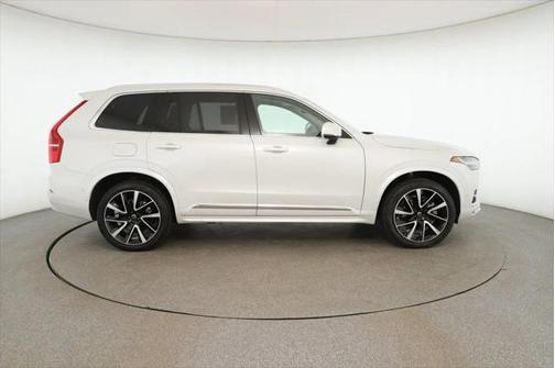 2024 Volvo XC90 B6 Ultimate Bright Theme 7-Seater