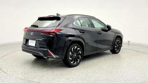 2025 Lexus UX 300h F SPORT Design