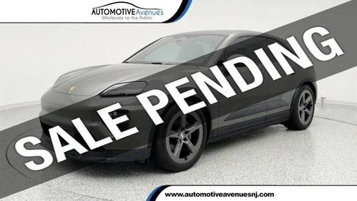 2025 Porsche Macan Electric with Premium Package, 21'' Wheels & Passenger Display