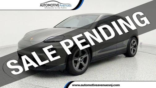 2025 Porsche Macan Electric with Premium Package, 21'' Wheels & Passenger Display