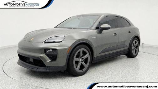 2025 Porsche Macan Electric with Premium Package, 21'' Wheels & Passenger Display