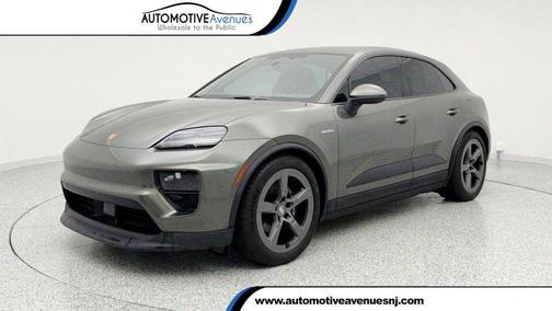 2025 Porsche Macan Electric with Premium Package, 21'' Wheels & Passenger Display