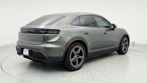 2025 Porsche Macan Electric with Premium Package, 21'' Wheels & Passenger Display