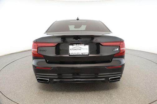 2022 Volvo S60 Recharge Plug-In Hybrid T8 R-Design