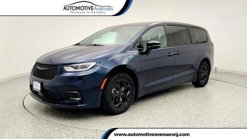 2022 Chrysler Pacifica Hybrid Limited