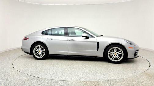 GT Silver Metallic 2017 Porsche Panamera 4