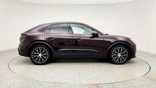2025 Porsche Macan 4S
