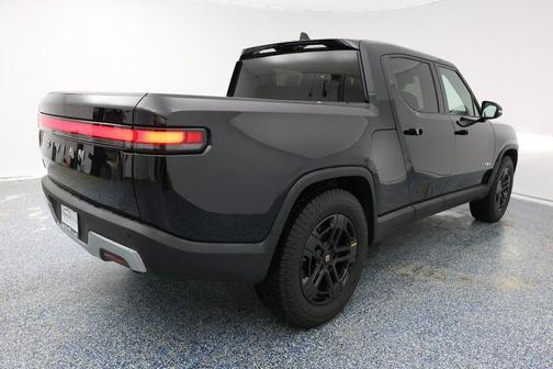 2023 Rivian R1T Adventure Dual-Motor Large Pack