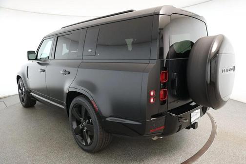 2023 Land Rover Defender 130 X-Dynamic SE