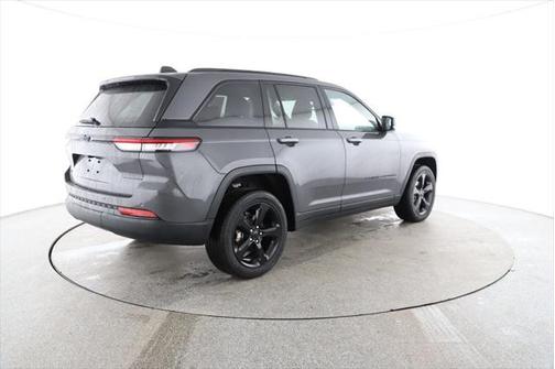 2022 Jeep Grand Cherokee Altitude