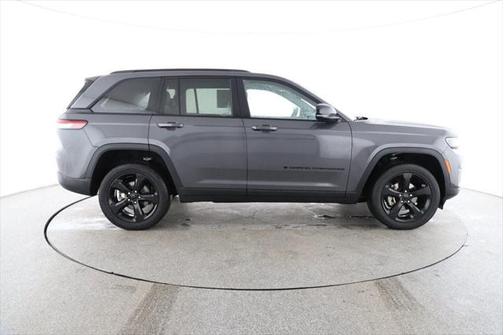 2022 Jeep Grand Cherokee Altitude