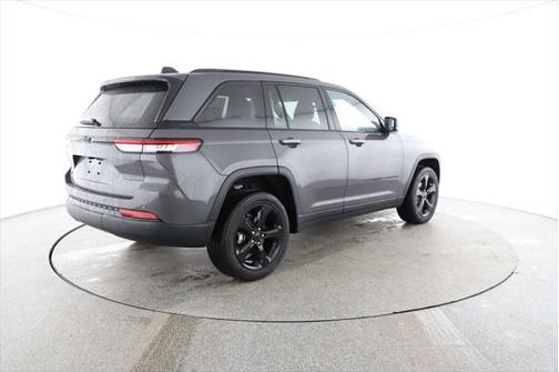 2022 Jeep Grand Cherokee Altitude
