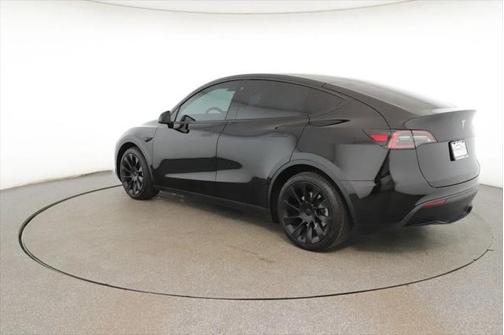 2023 Tesla Model Y Long Range AWD with 7 Seat Interior & 20'' Induction Wheels