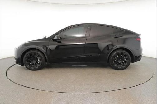 2023 Tesla Model Y Long Range AWD with 7 Seat Interior & 20'' Induction Wheels