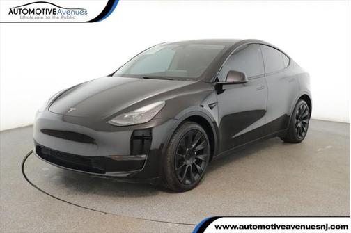 2023 Tesla Model Y Long Range AWD with 7 Seat Interior & 20'' Induction Wheels