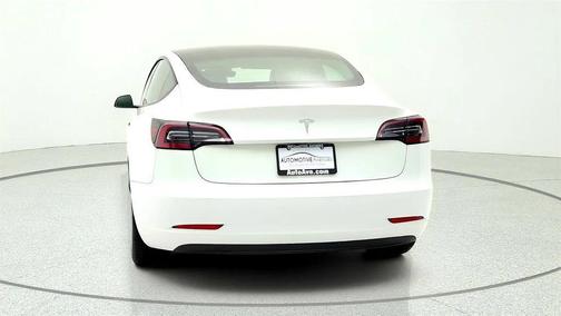 Pearl White Multi-Coat 2023 Tesla Model 3 Standard Range