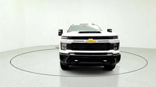 Summit White 2025 Chevrolet Silverado 2500 Custom